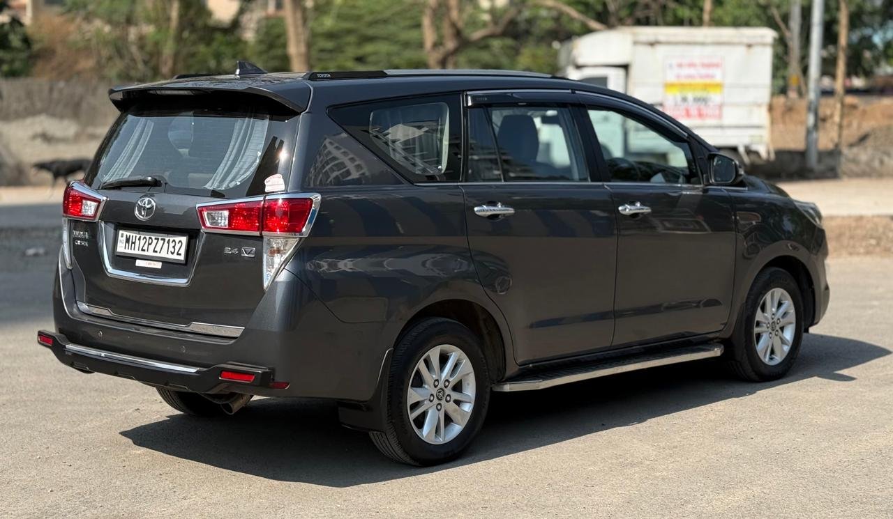 Innova Crysta 